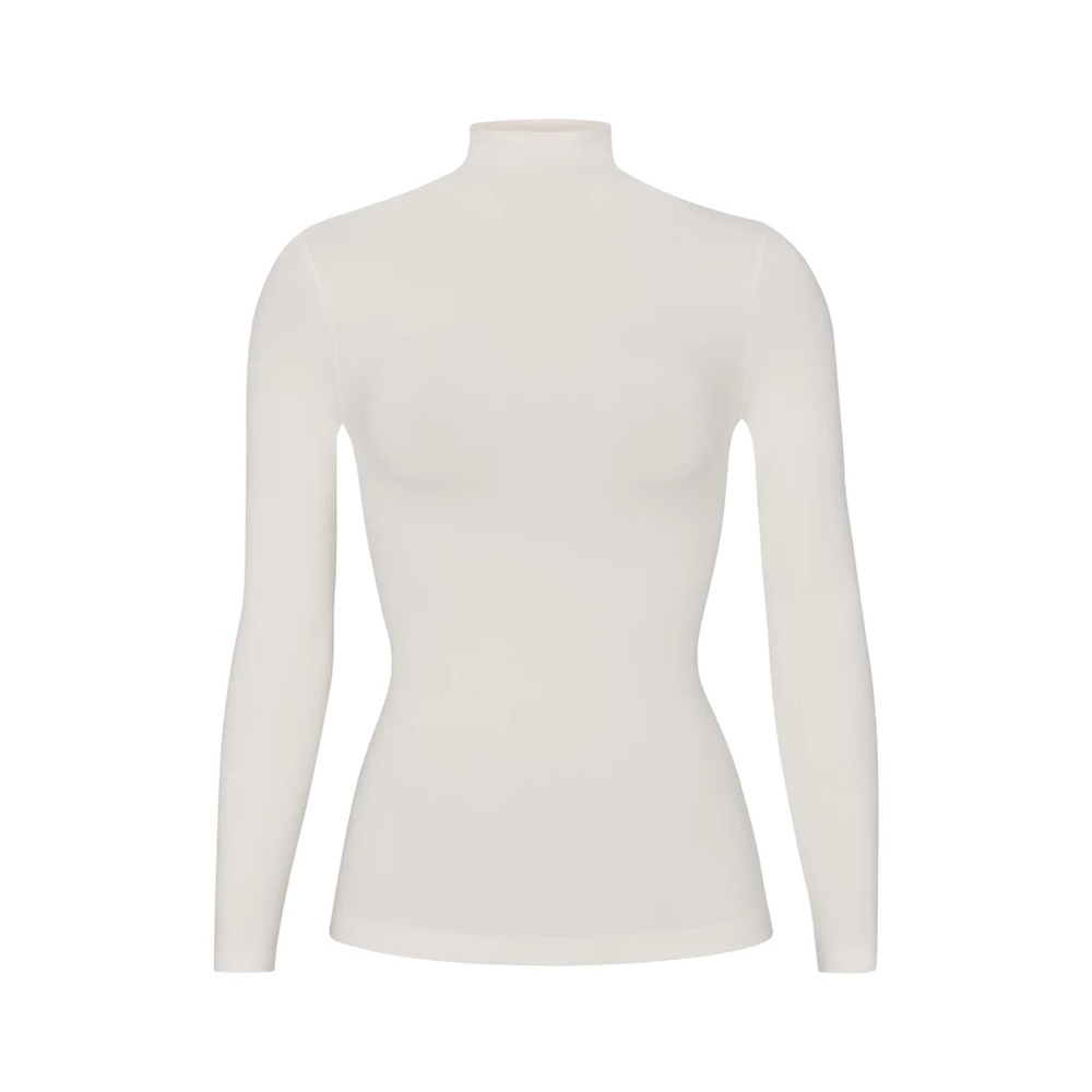 NEVER WORN SKIMS SOFT SMOOTHING TURTLENECK TOP